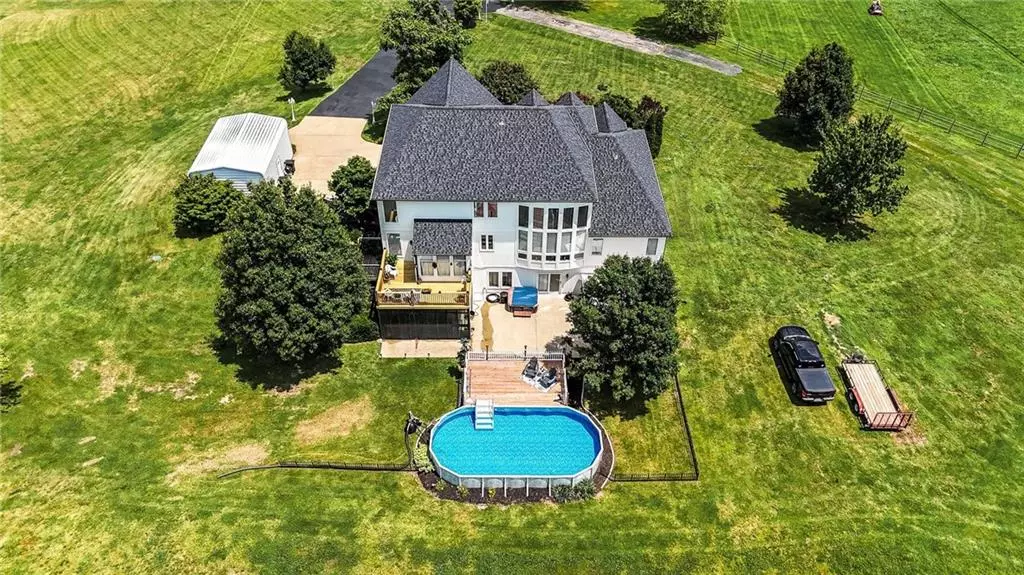 414 S Borgman RD, Buckner, MO 64016