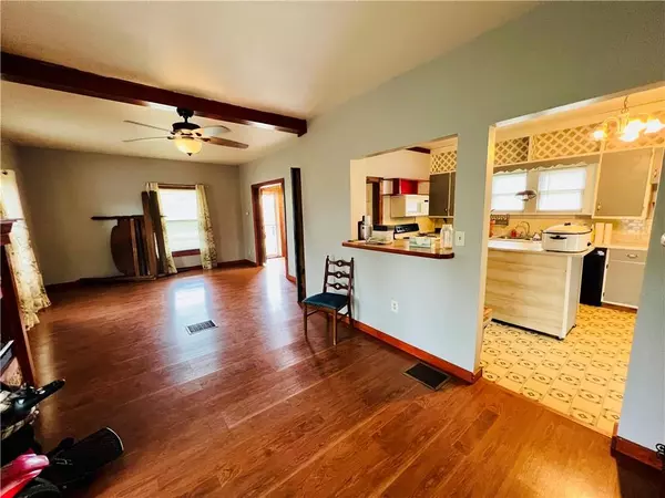 Higginsville, MO 64037,107 W 23rd ST