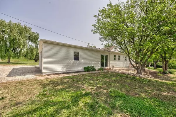 Lawrence, KS 66044,24853 Linwood RD