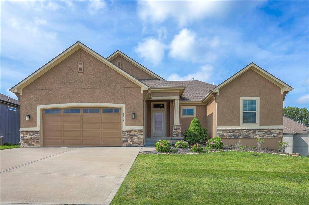 1225 Buckingham CT, Raymore, MO 64083