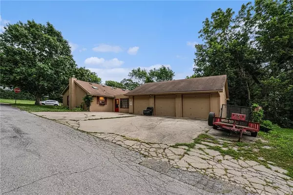 Liberty, MO 64068,430 N Main ST
