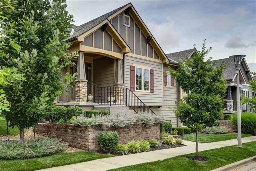 8558 Barstow ST, Lenexa, KS 66219