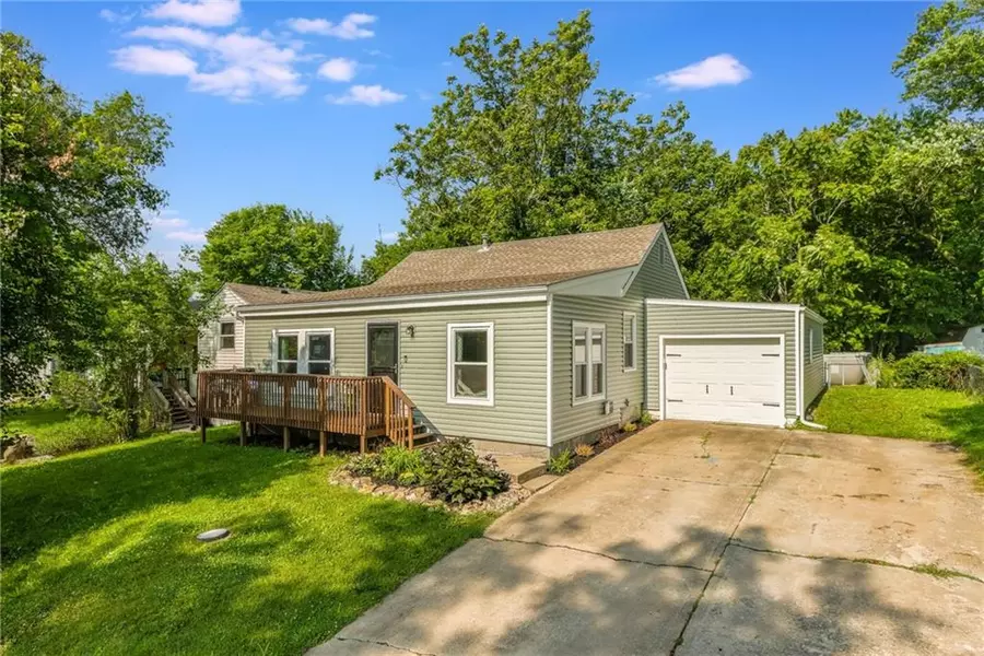 3914 N Cleveland AVE, Kansas City, MO 64117