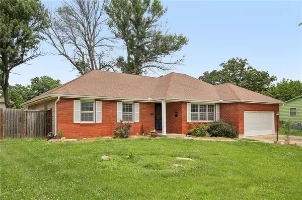 Warrensburg, MO 64093,303 Johnson DR