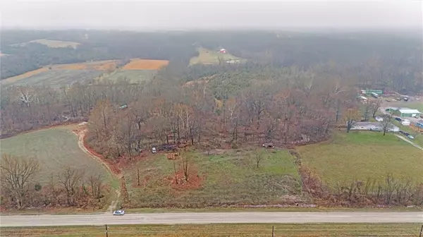 1848 Rock Creek RD, Ottawa, KS 66067
