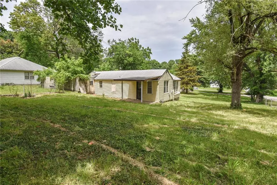 10908 E 66th ST, Raytown, MO 64133