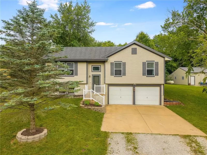 5488 SW Reed LN, Trimble, MO 64492