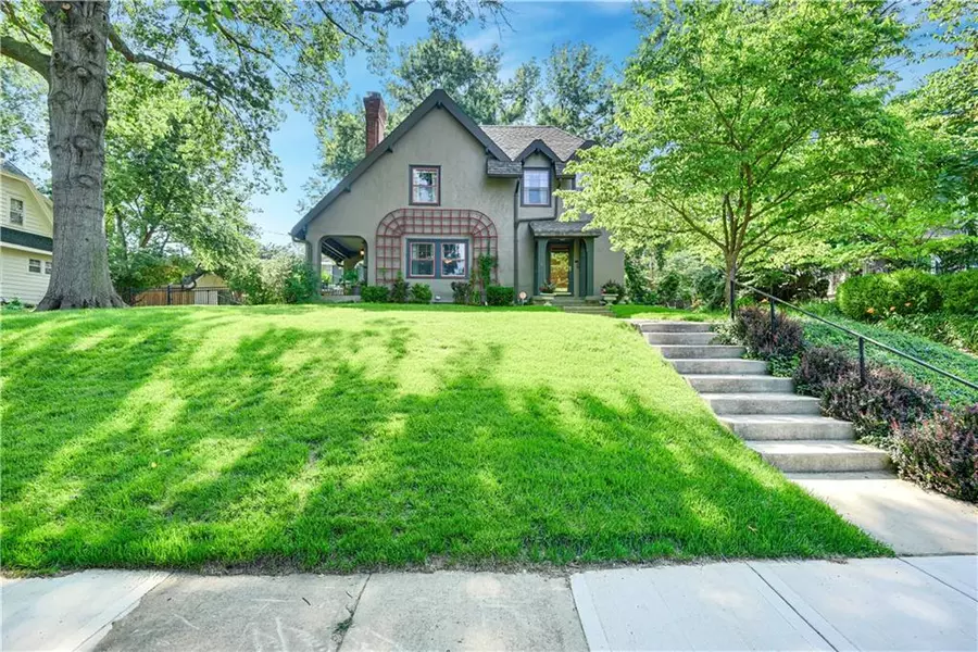 5516 Wyandotte ST, Kansas City, MO 64113