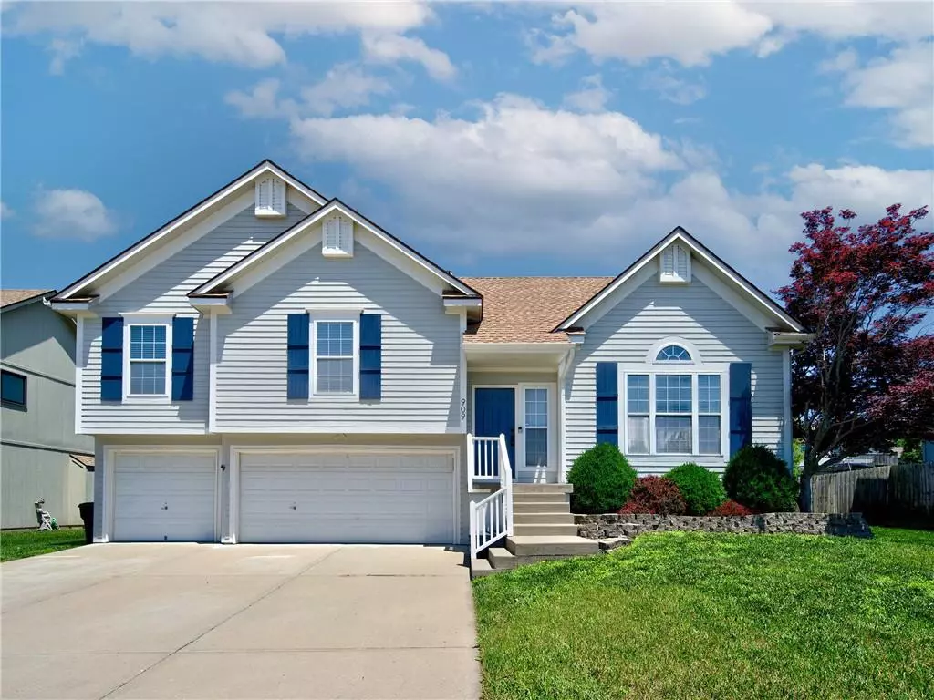 Pleasant Hill, MO 64080,909 Wildwood DR