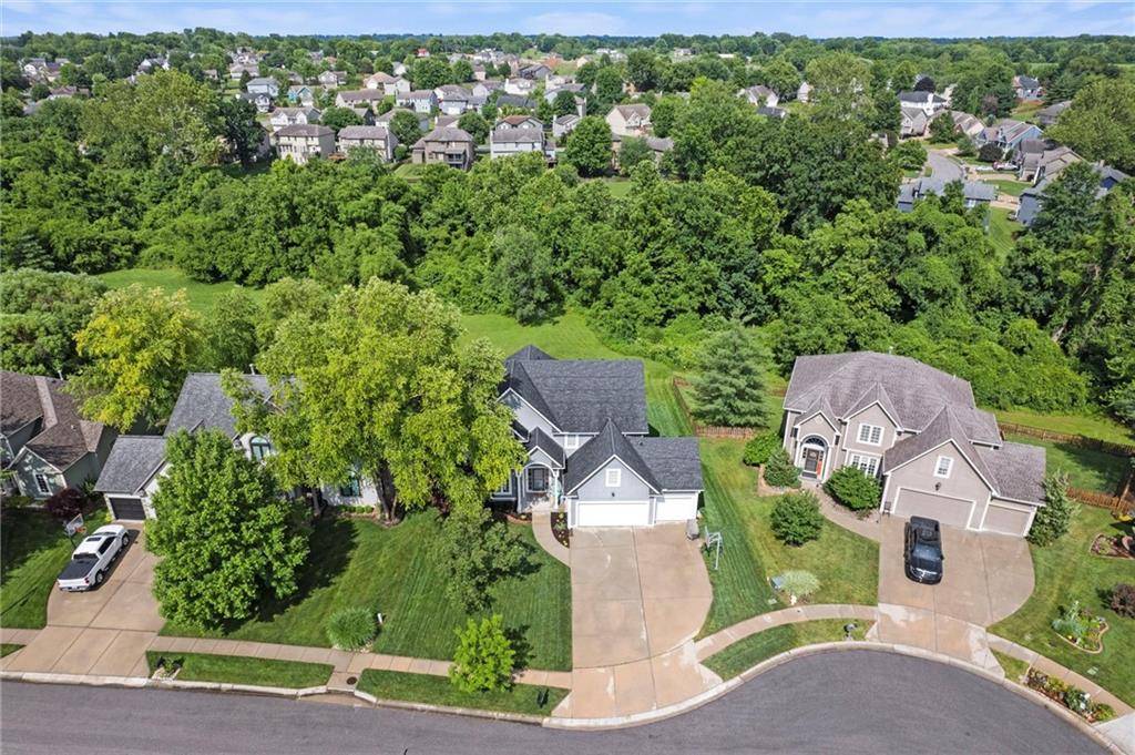 1129 Redwood PL, Liberty, MO 64068
