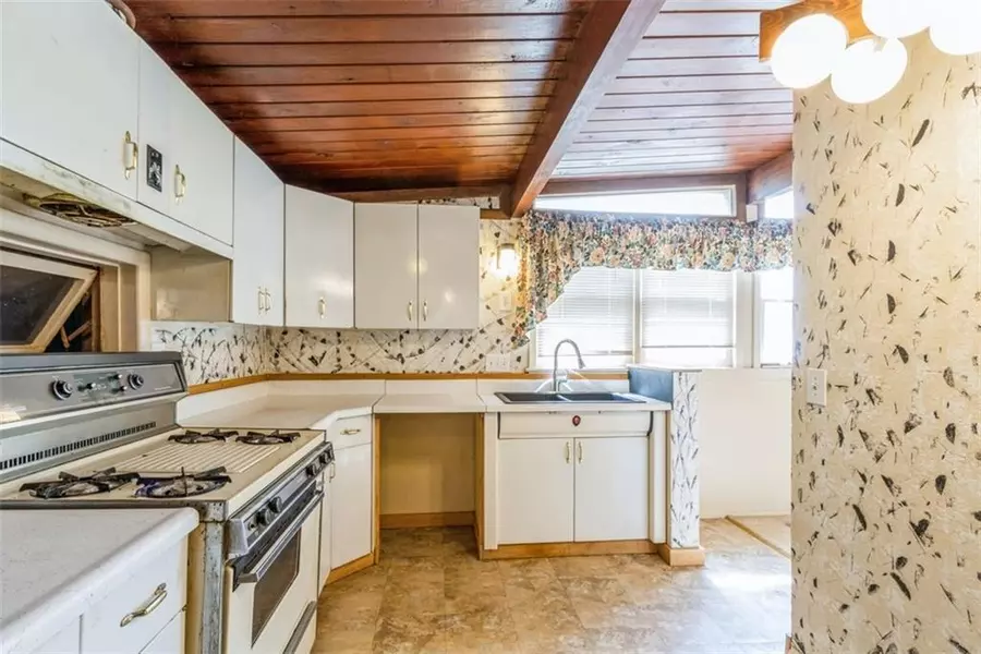 11120 E 35th TER, Independence, MO 64052