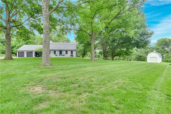 3200 NW 51ST TER, Blue Springs, MO 64015