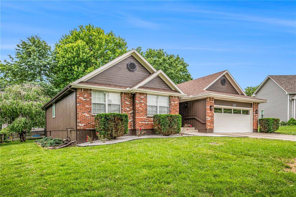 Blue Springs, MO 64014,2409 NE CEDAR CREEK CT