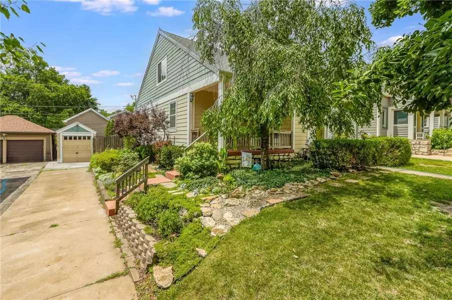 4930 Holly ST, Kansas City, MO 64112