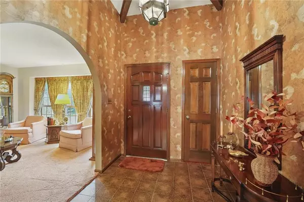 Lenexa, KS 66215,8206 Parkhill CIR