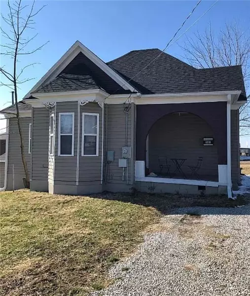 501 W McPherson ST, Knob Noster, MO 65336