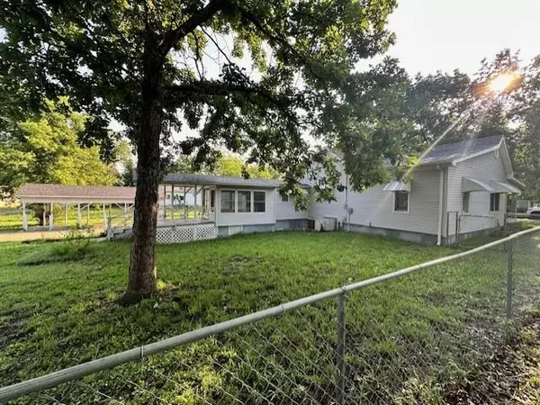 Fort Scott, KS 66701,524 S Little ST