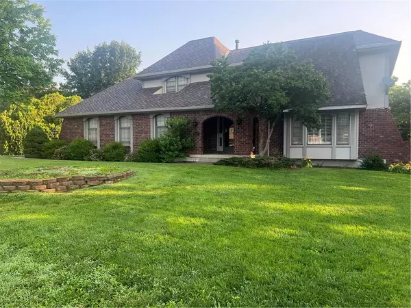 Harrisonville, MO 64701,2004 Thunderbird DR
