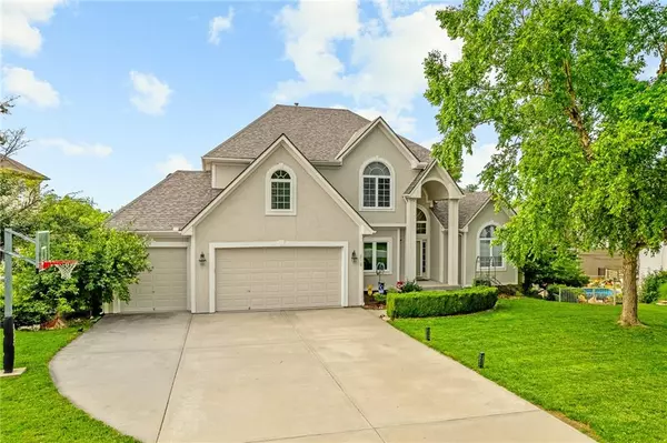 Lee's Summit, MO 64064,216 Hidden Ridge LN