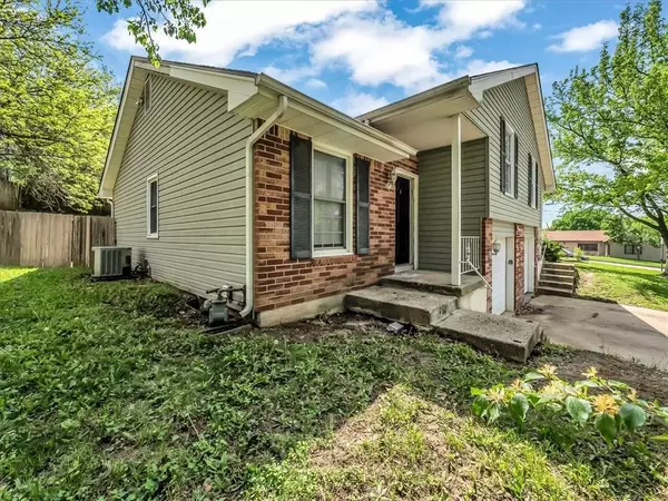 Gladstone, MO 64118,1 & 3 NE 62 PL
