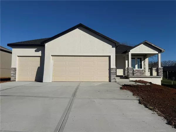 31501 W 86th CT, De Soto, KS 66018