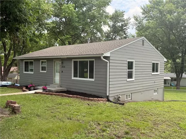 Leavenworth, KS 66048,4215 Summit ST