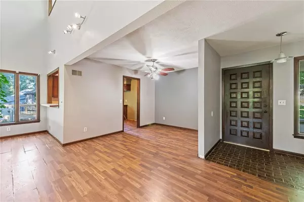 Liberty, MO 64068,527 Lancelot DR