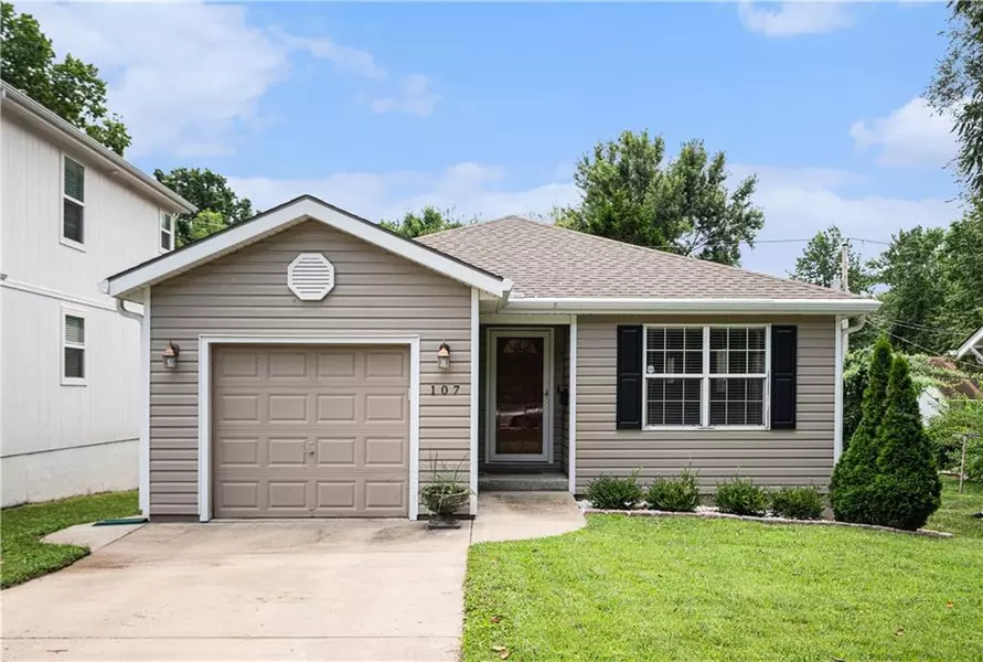 107 W 78TH ST, Kansas City, MO 64114