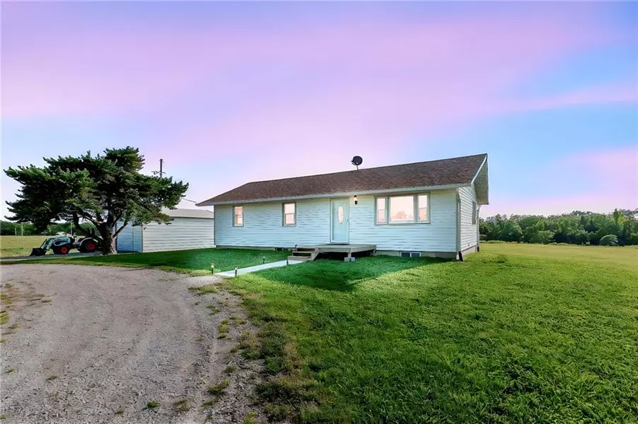 32241 NE Neosho RD, Garnett, KS 66032