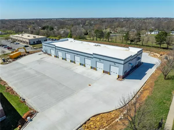 23810 W 83rd TER, Shawnee, KS 66227