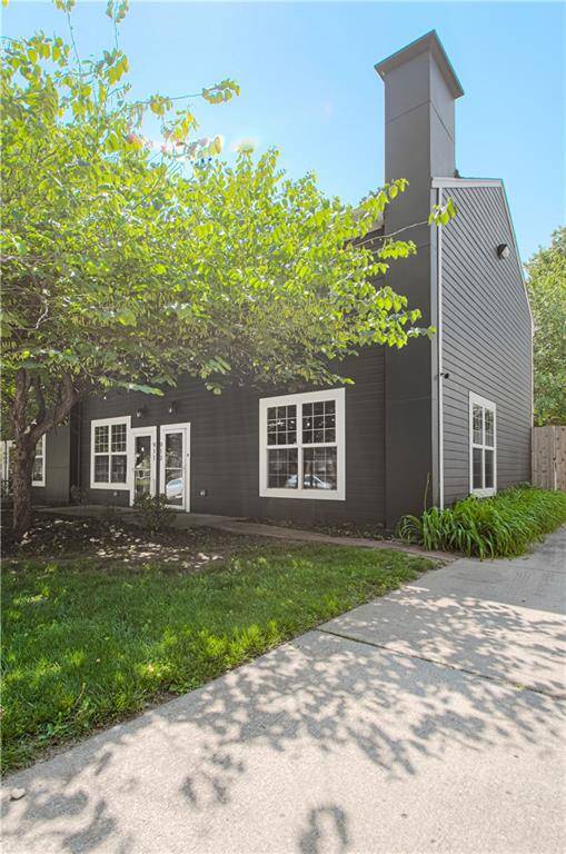 Kansas City, MO 64111,913 W 41st PL