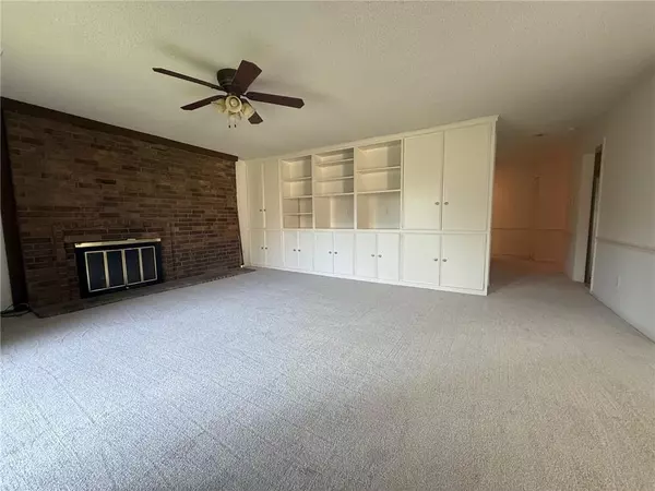 Overland Park, KS 66211,6724 W 109th ST #D