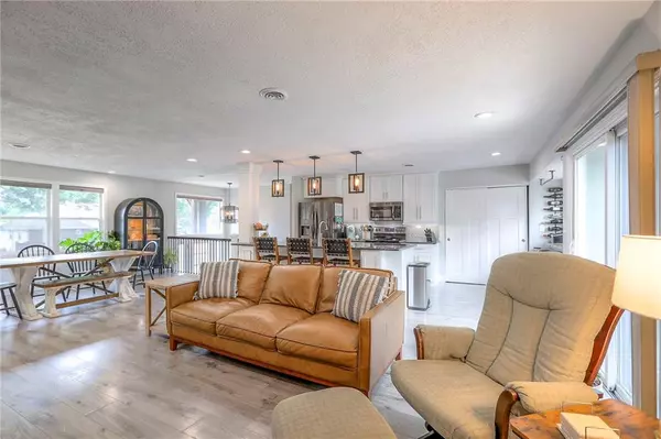 Lake Winnebago, MO 64034,109 SAPONI LN