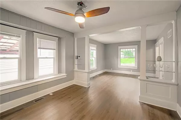 Independence, MO 64053,819 S Ash AVE