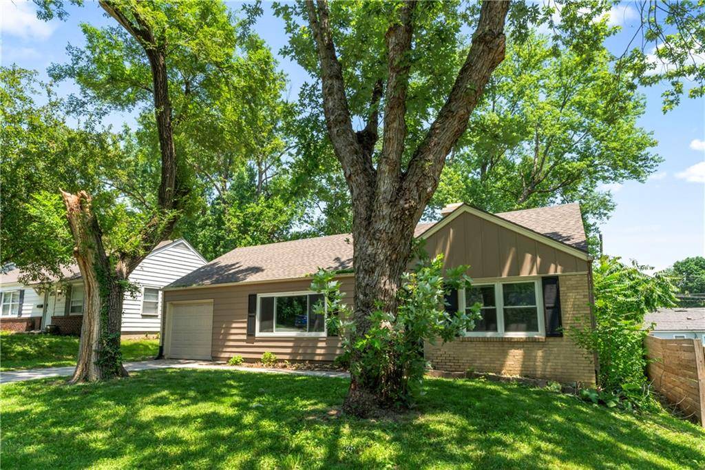 Prairie Village, KS 66208,7511 Rainbow DR