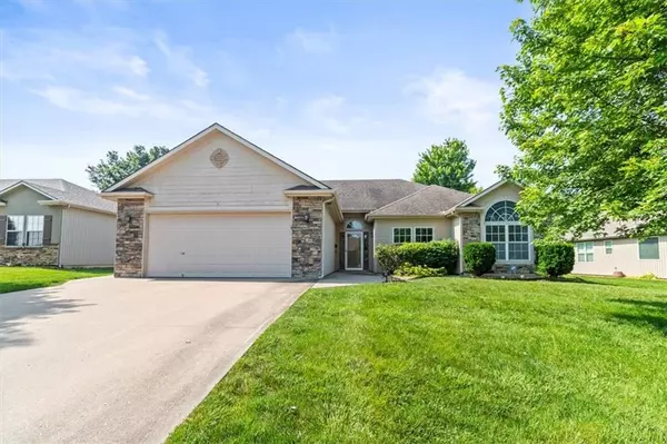 1111 SW 13th ST, Oak Grove, MO 64075
