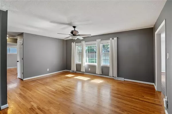 Kansas City, MO 64114,8209 Madison AVE