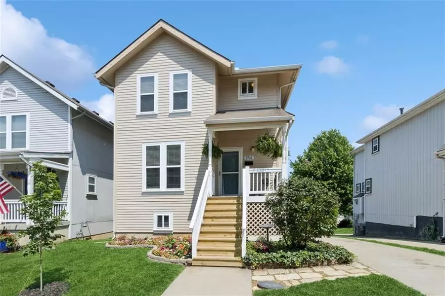 1741 Holly ST, Kansas City, MO 64108
