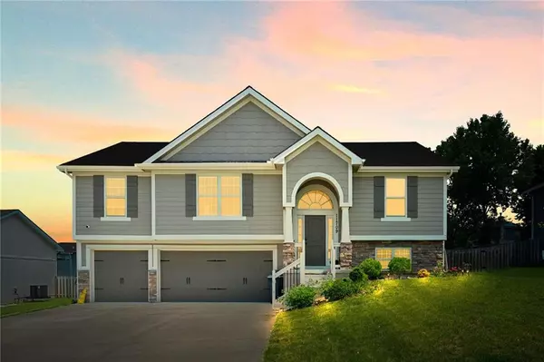11709 N Laurel AVE, Kansas City, MO 64157