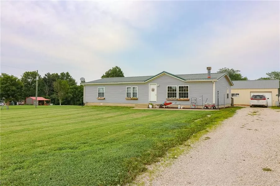 7 SW 301st RD, Centerview, MO 64019