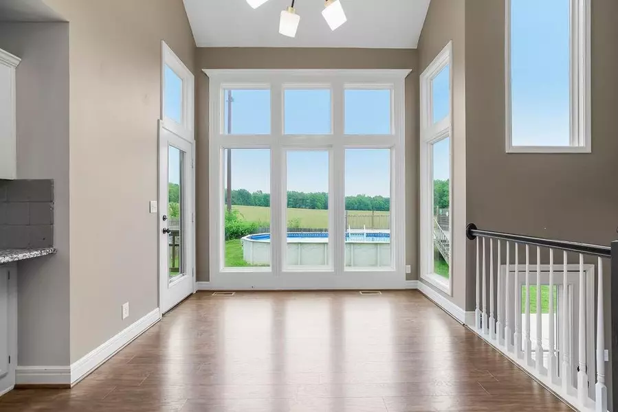 508 Shannon AVE, Smithville, MO 64089