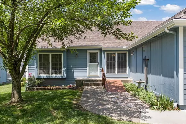 Lenexa, KS 66219,8112 Lichtenauer DR