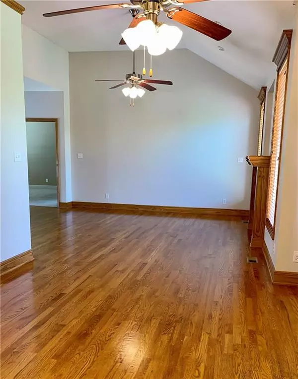 Leavenworth, KS 66048,4936 Parkway DR