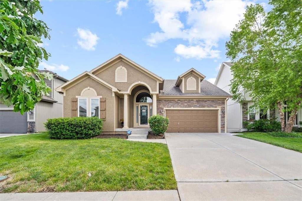 18783 W 165th ST, Olathe, KS 66062