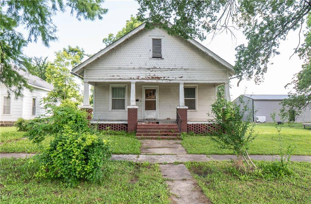 1015 Lincoln ST, Neodesha, KS 66757