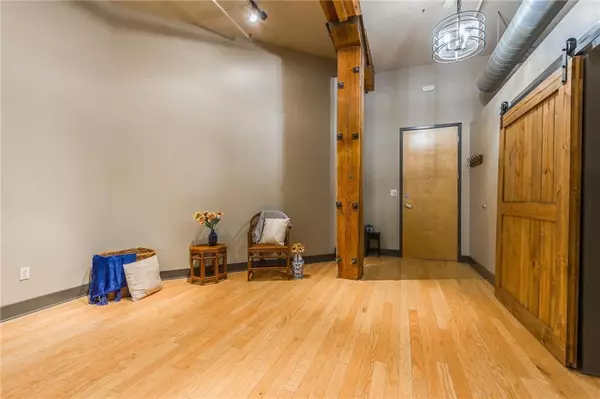 Kansas City, MO 64105,200 Main ST #114