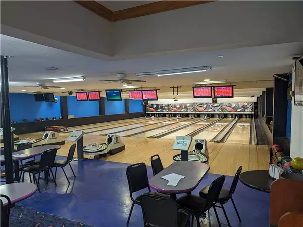 Brookfield, MO 64628,124 W Boston ST