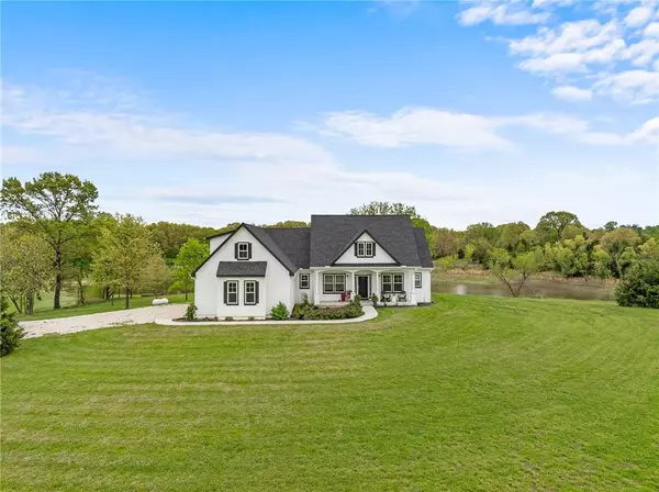 Baldwin City, KS 66006,1077 N 150 RD