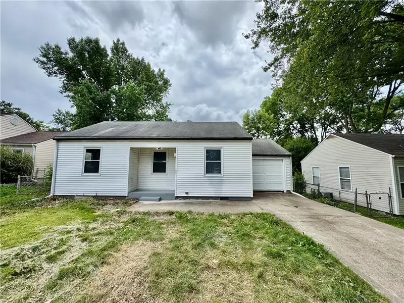 1229 NE 43rd TER, Kansas City, MO 64116