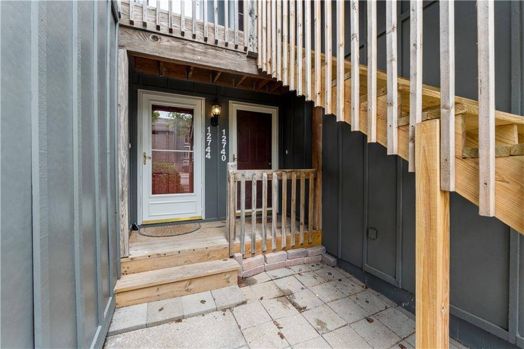 12740 W 110th TER, Overland Park, KS 66210